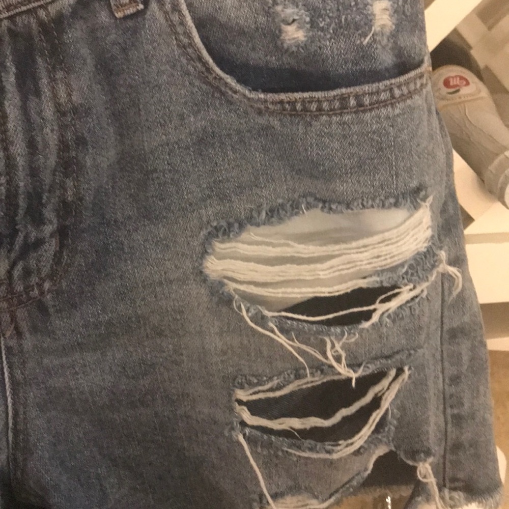 Jean Ripped Shorts - Picture 4 of 5